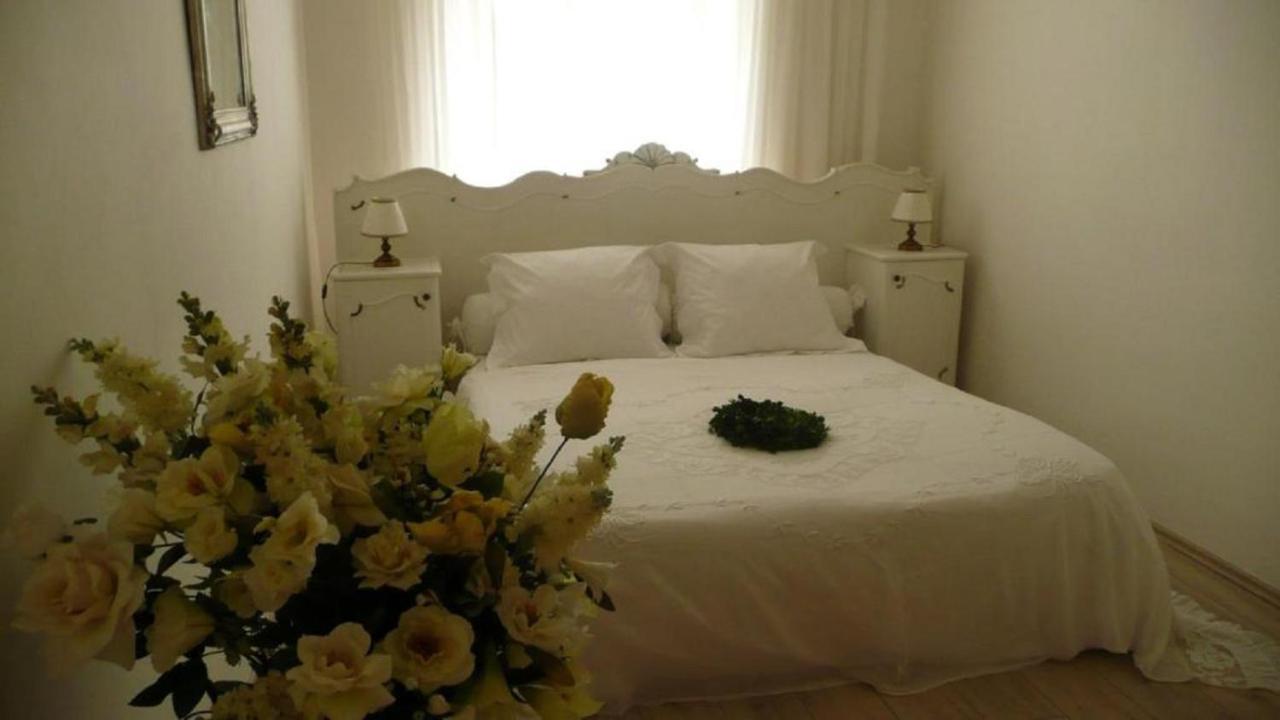 Apartment Dum U Cerneho Beranka Prag Exteriör bild