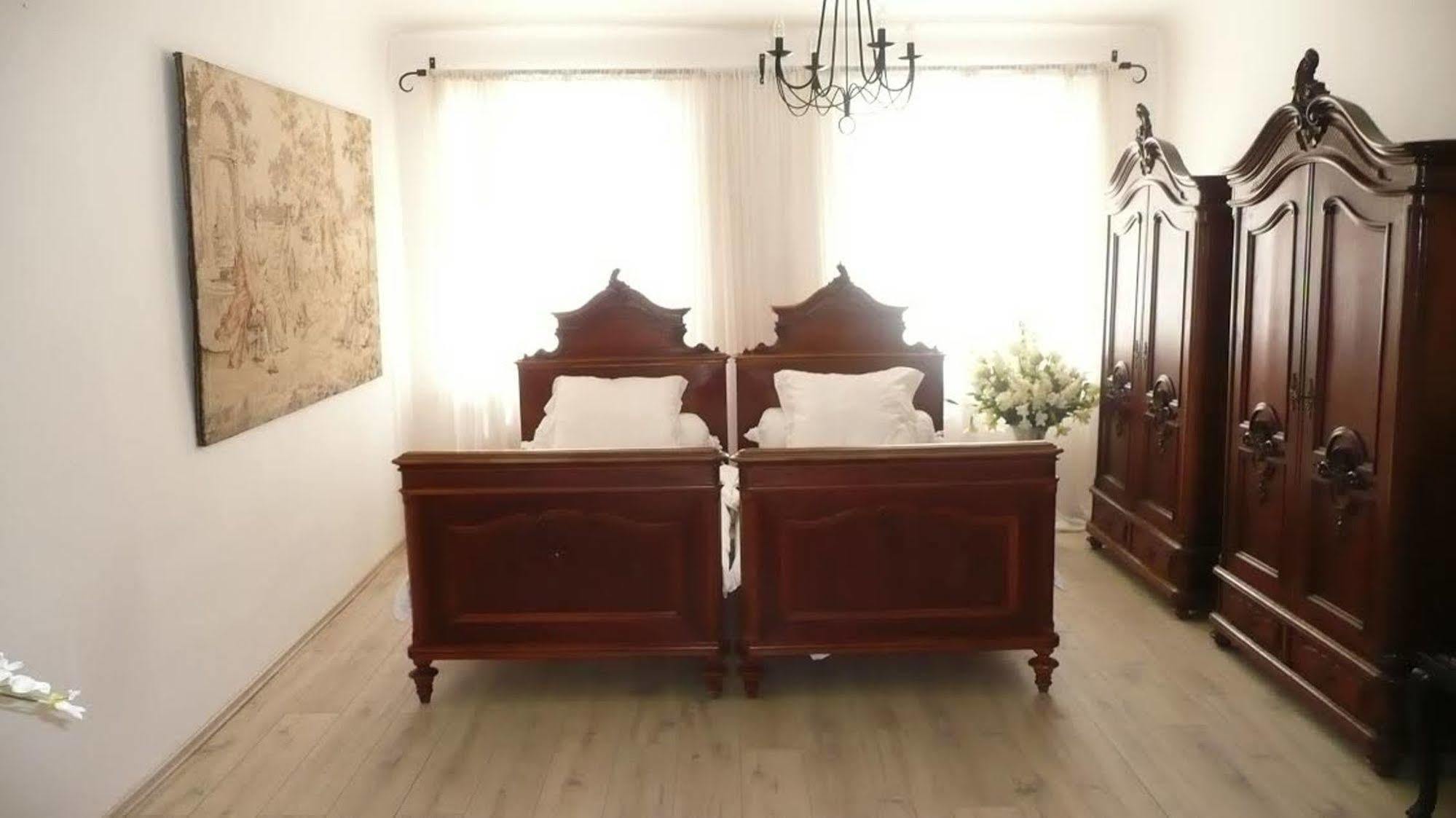 Apartment Dum U Cerneho Beranka Prag Exteriör bild